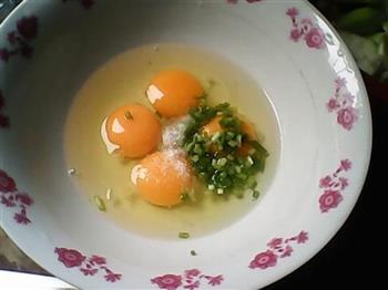 丝瓜木耳炒鸡蛋汤的做法步骤3