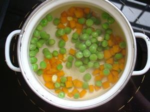 彩蔬鸡丝蛋花汤的做法步骤4