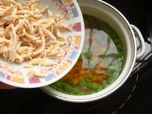 彩蔬鸡丝蛋花汤的做法步骤5