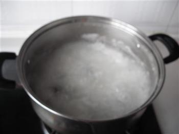 莴笋叶皮蛋粥的做法步骤9