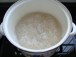 椰汁西米冻的做法步骤2