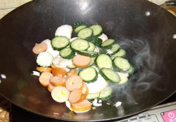 鸡腿菇清炒黄瓜的做法步骤4