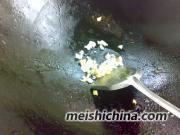 银鱼干蛋炒饭的做法步骤3