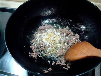 肉末烩豌豆的做法图解2