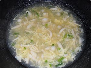 白玉菇鸡蛋汤怎么做，白玉菇鸡蛋汤怎么做好吃，白玉菇鸡蛋汤做法