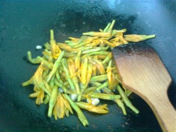 鲜黄花菜滑肉丝的做法图解5