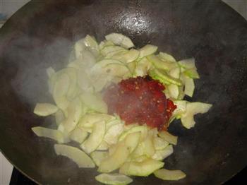 剁椒炒西葫芦的做法步骤4