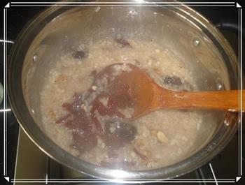 山楂核桃薏米粥的做法步骤4