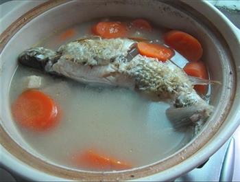鲮鱼粉葛胡萝卜汤的做法步骤6