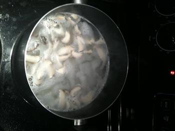 香菇鸡丝粥的做法图解3