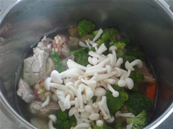 杂蔬排骨汤的做法步骤8
