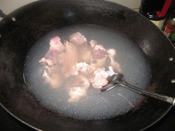 紫淮山猪骨汤的做法步骤4