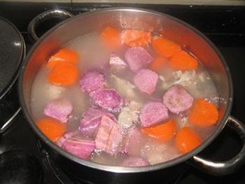紫淮山猪骨汤的做法步骤6