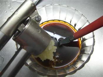 凉拌酸辣蕨根粉的做法步骤3