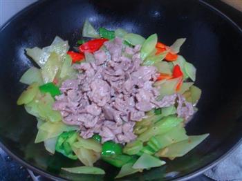 莴笋炒肉片的做法步骤7