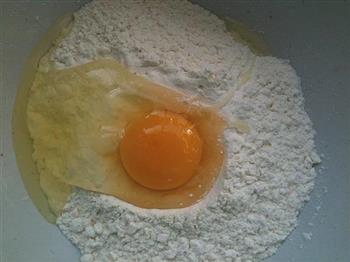 榨菜鸡蛋葱花饼的做法步骤4