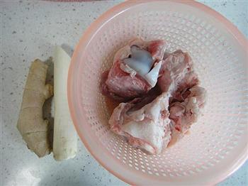 原味骨汤肉末粥的做法步骤1
