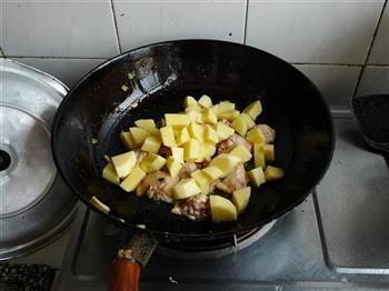 咖喱土豆鸡翅的做法步骤6