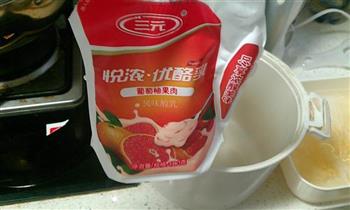 抹茶红豆酸奶慕斯的做法图解3