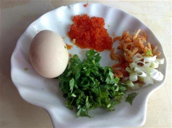 蟹子虾米蛋炒饭的做法步骤1