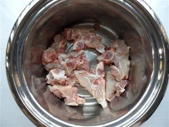 冬瓜虾米猪骨汤的做法步骤1