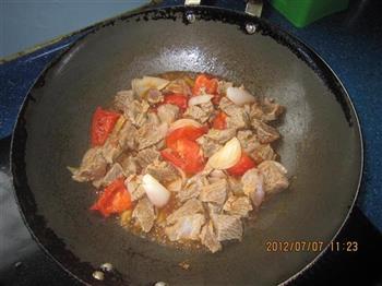 西红柿烧牛肉的做法步骤4