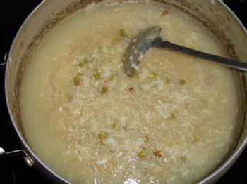 黑小米百合绿豆粥的做法步骤4