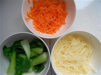 胡萝卜土豆丝的做法步骤3