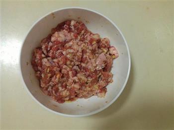 青豆鲜肉水饺的做法步骤2