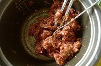 鲜肉西葫芦锅贴的做法步骤1