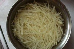 青椒土豆丝的做法步骤2