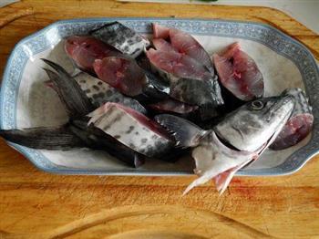 红烧鲅鱼的做法步骤2