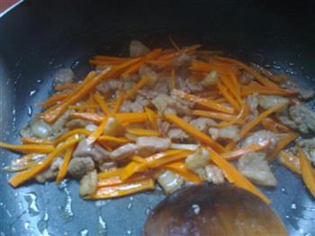 肉炒胡萝卜土豆丝的做法步骤3