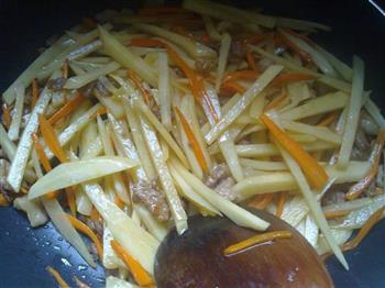肉炒胡萝卜土豆丝的做法步骤4