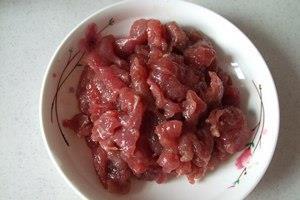 洋葱蚝油牛肉的做法图解2