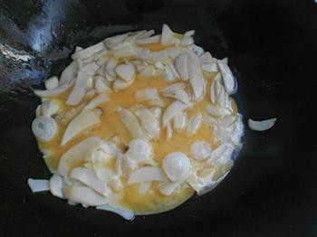 小鸡腿菇炒鸡蛋的做法步骤5