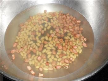 芹菜拌黄豆花生米的做法步骤5