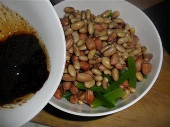 芹菜拌黄豆花生米的做法步骤9