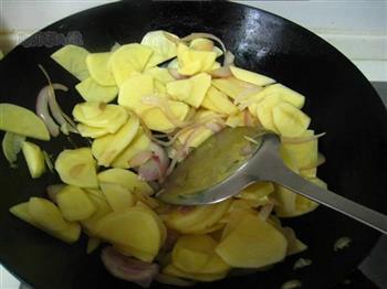 脆土司土豆浓汤的做法步骤2