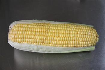 微波玉米的做法图解1