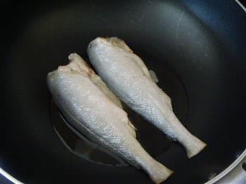 干煎黄花鱼的做法步骤2