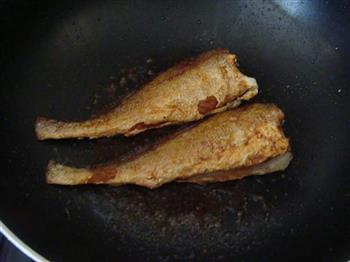 干煎黄花鱼的做法步骤4