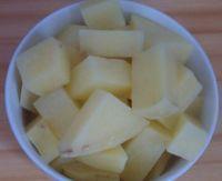 微波土豆菜卷的做法步骤3