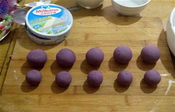 紫薯奶酪葫芦的做法图解7