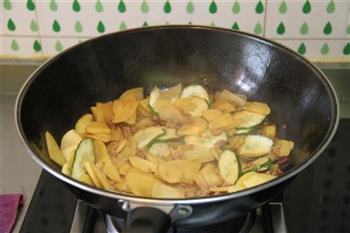 辣味肉末炒土豆的做法步骤9