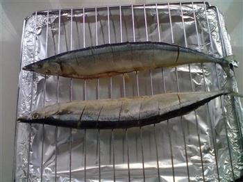 烤秋刀鱼的做法步骤5