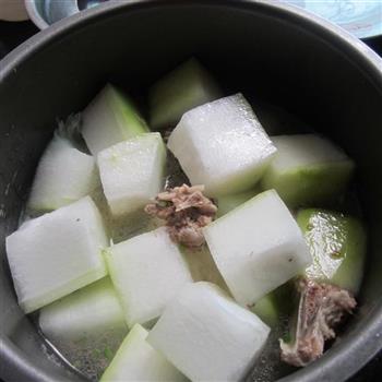 清淡冬瓜排骨汤的做法步骤6