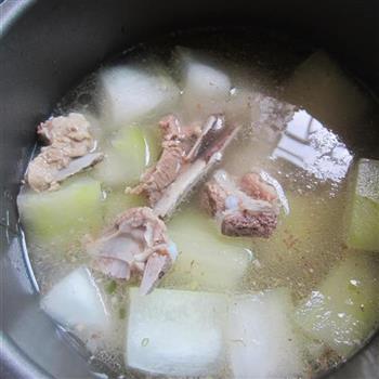 清淡冬瓜排骨汤的做法图解7