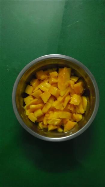 芒果椰汁西米露的做法图解4