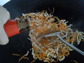 胡萝卜炒肉丝的做法步骤15